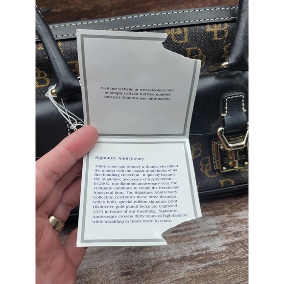 NWT Dooney and Bourke gray signature satchel - Picture 4 of 8